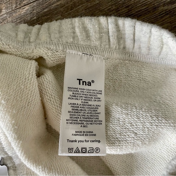 TNA Airy Fleece Perfect Hi-Rise 3” Sweatshort - Picture 6 of 6